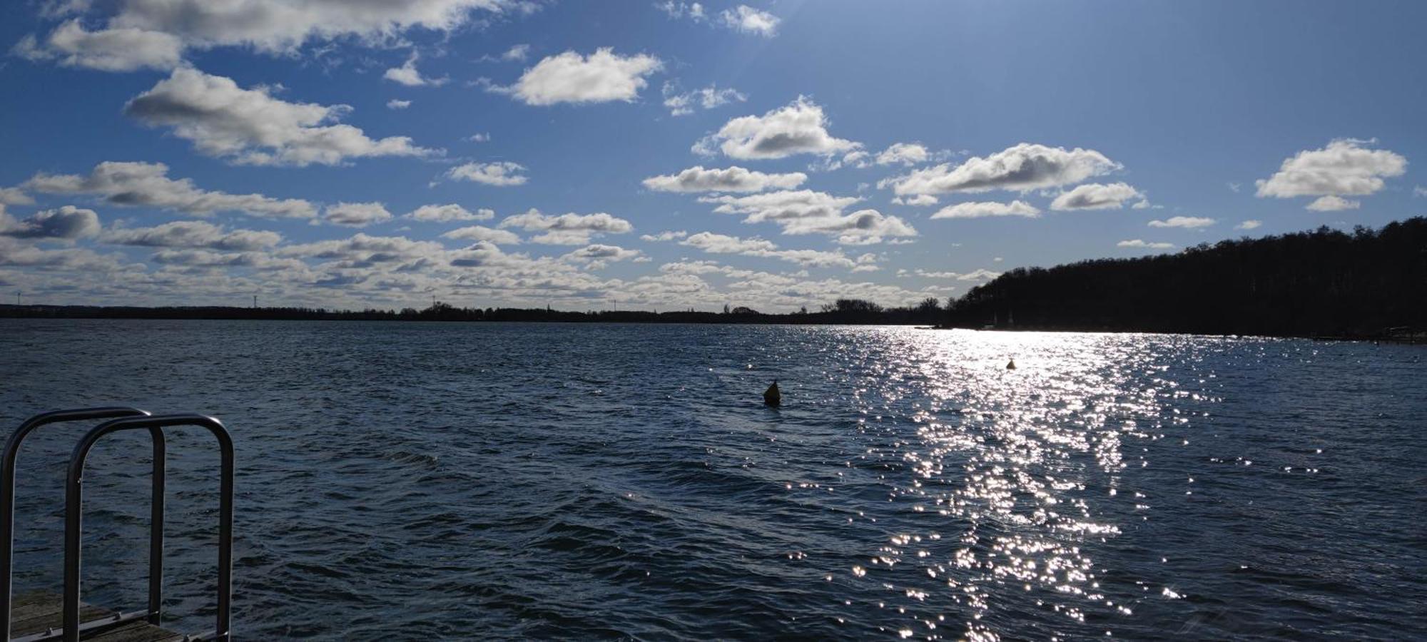Am Schweriner Außensee * Schwerin (Mecklenburg-Vorpommern)